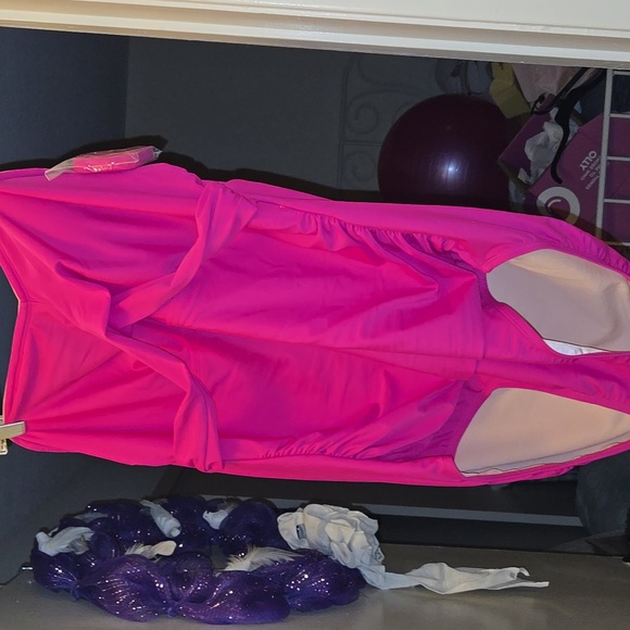 Kona Sol Pink One Piece Swimwear Vibrant and Eye-Catching, NWT - Picture 1 of 8